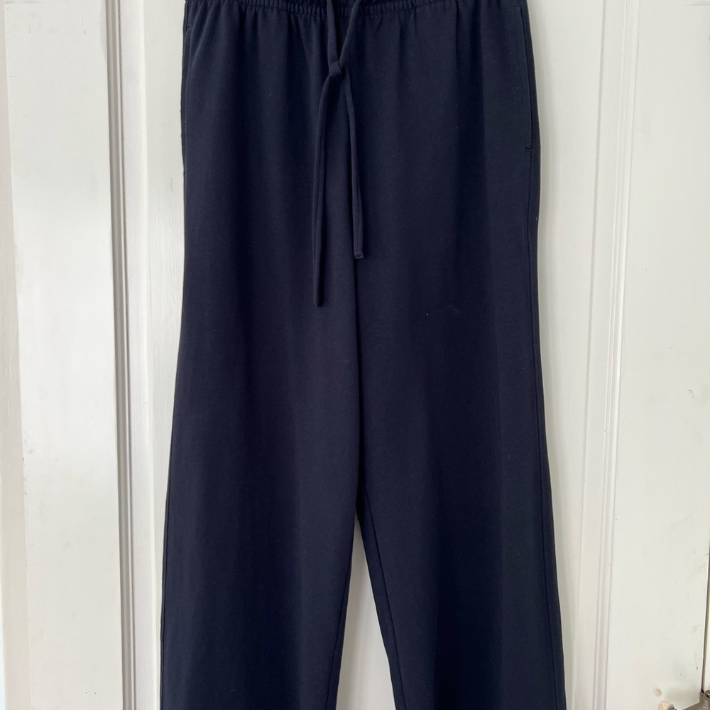 VINCE wide leg cropped navy sweatpants. New without tags